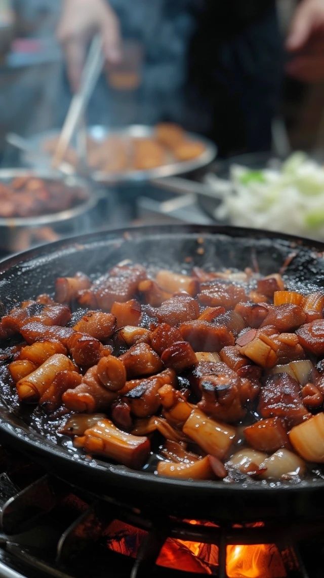 在東北的大地上，有一種美食以其獨特的魅力征服了無數食客的味蕾，那就是鍋包肉