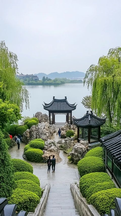 今天帶著媳婦到杭州游西湖，晚上在邊上的清河坊景區(qū)吃飯，真是把我給驚訝到了！