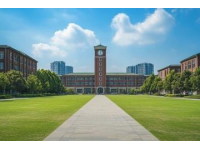 隨著鄭州大學2019級新生開學報到，鄭州各所高校即將掀起最美開學季