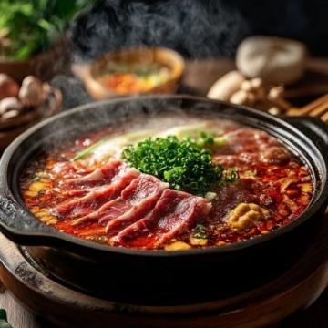 上海網紅店探秘：魔王慢燒牛肉丼，堆山牛肉搭配流心蛋，必點美味！