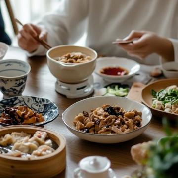 洛陽(yáng)道北的美食探索:潼關(guān)倪記肉夾饃的傳統(tǒng)韻味之旅